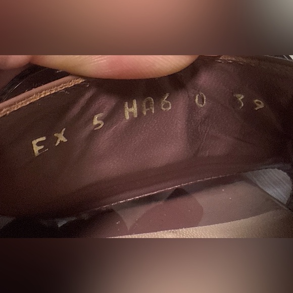 VALENTINO VLOGO 60 PATENT SANDAL 
Size: 39 EU (fits US 8.5 – 9) - Picture 6 of 9